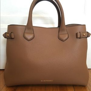 *NWT* Burberry Medium Banner Tote